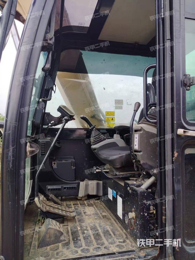 驾驶室整体（整机外观）