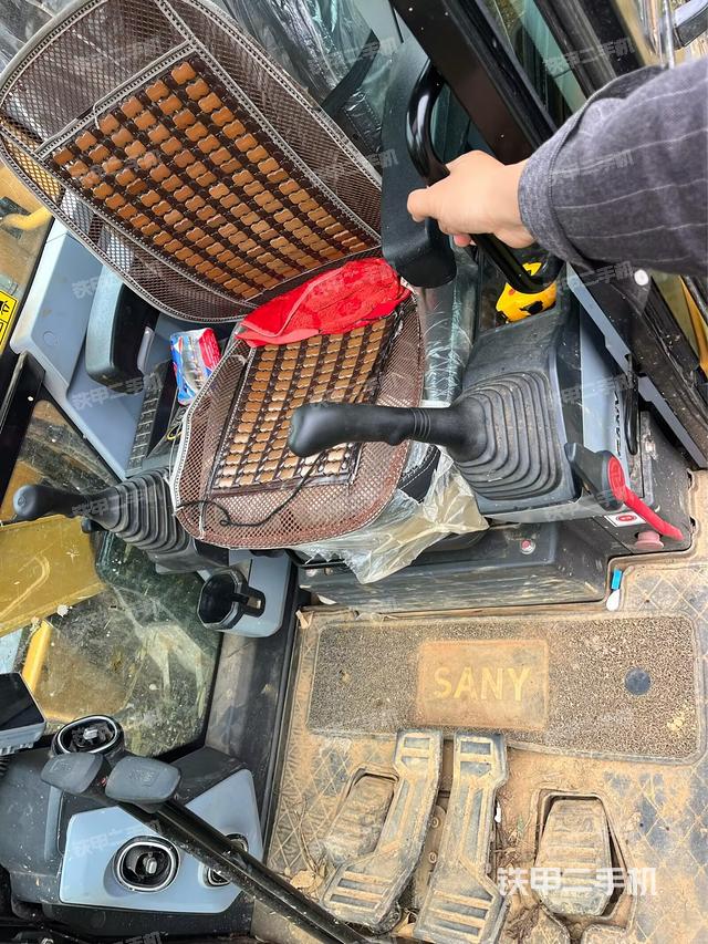 驾驶室整体（整机外观）