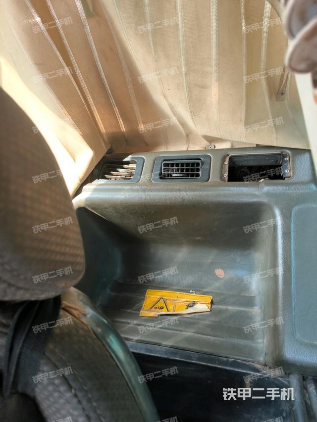 后窗玻璃角標(biāo)（駕駛室部分）