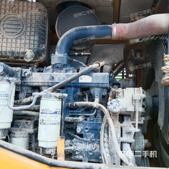 發(fā)動機右側(cè)（整機外觀及大件）