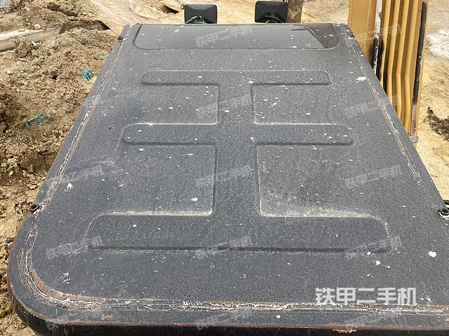 駕駛室頂部（整機外觀）