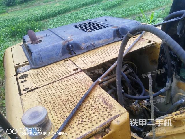 駕駛室頂部俯視（上車部件）