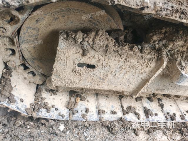 右驅動輪（行走機構）