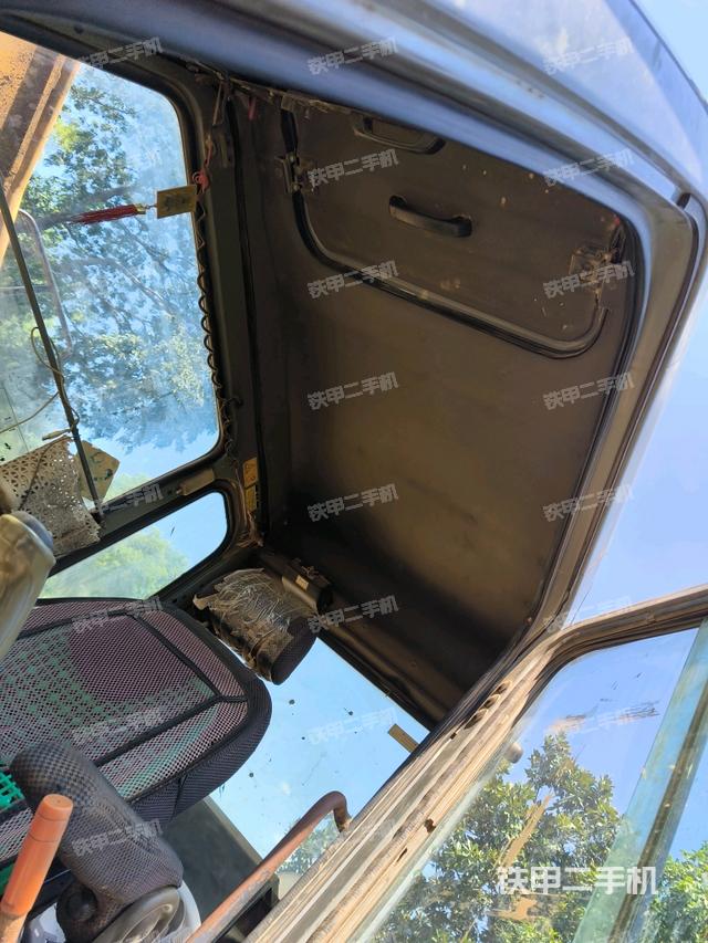 左后方玻璃角标（驾驶室部分）