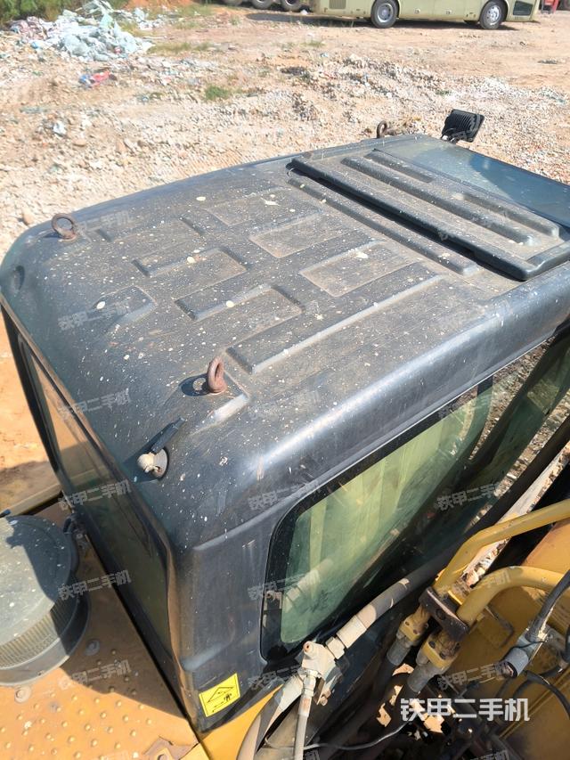 發(fā)動(dòng)機(jī)室（上車部件）