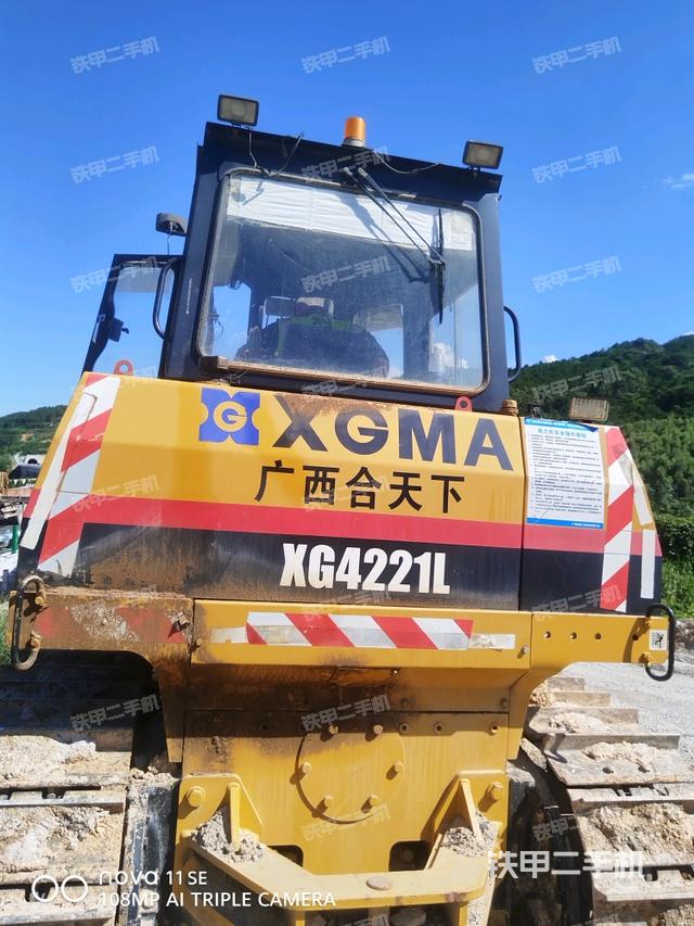 右前45°（推土機(jī)整車外觀）