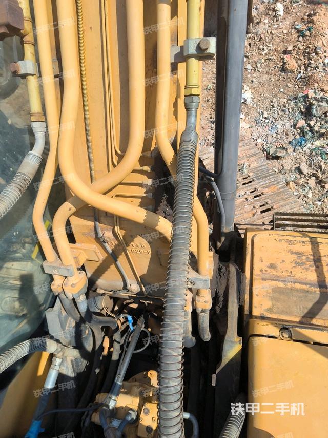 大臂整体 右侧（工作和回转装置）