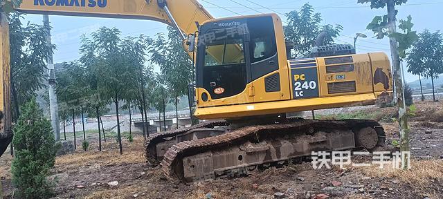 小松PC240LC-8M0挖掘機(jī)