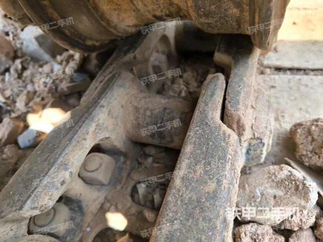 右驅(qū)動(dòng)輪（行走機(jī)構(gòu)）