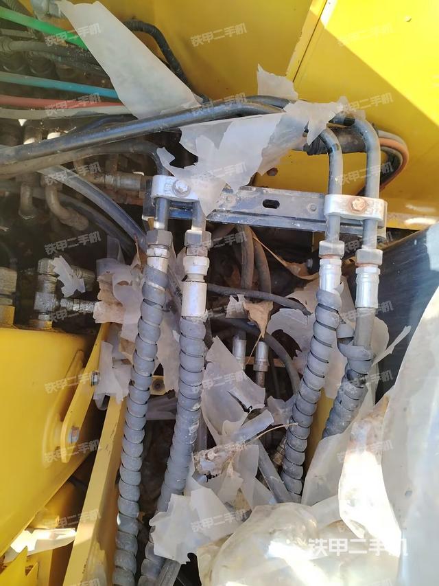 回轉(zhuǎn)馬達和主控閥（整機外觀）