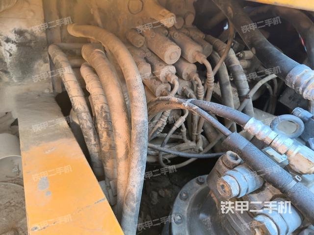 中央回转接头特写（上车部件）