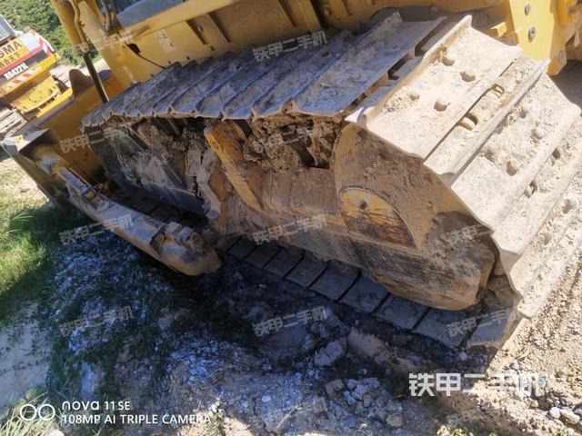 左側(cè)履帶全景（推土機(jī)底盤及工作裝置）