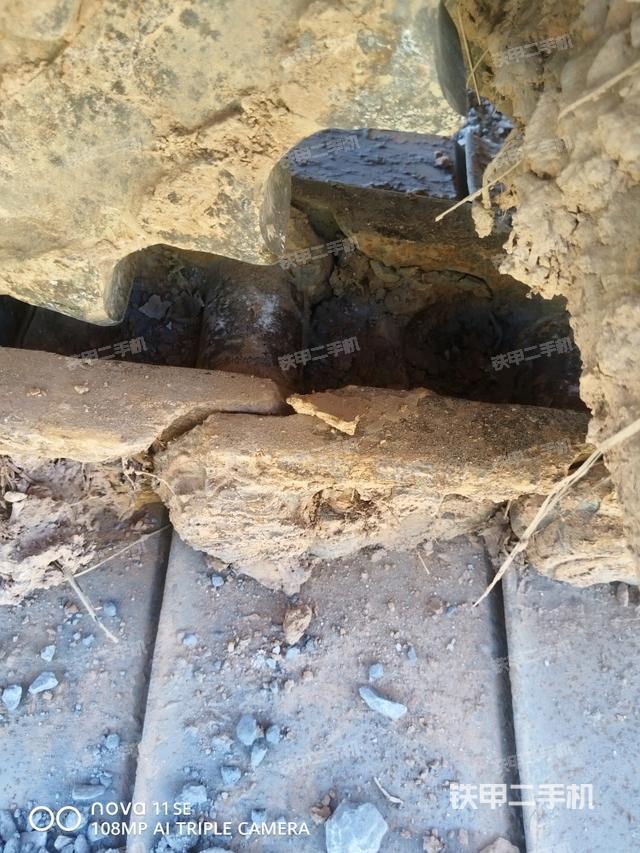 左侧行走马达盖板（行走机构）