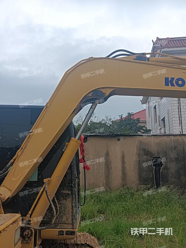 駕駛室頂部（整機外觀）