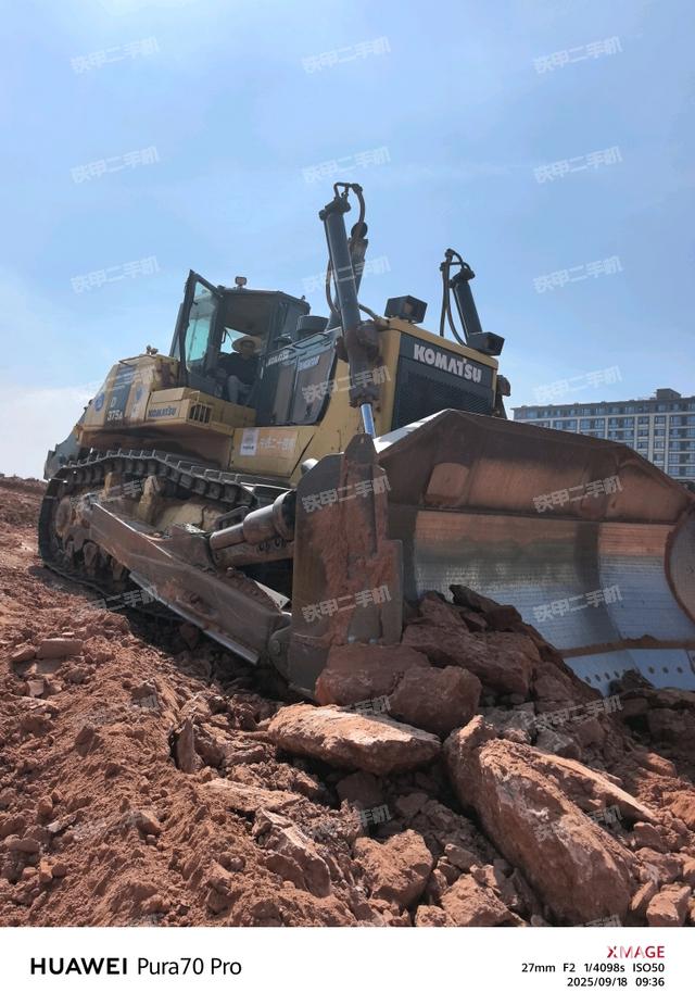 設備正后全景（推土機整車外觀）