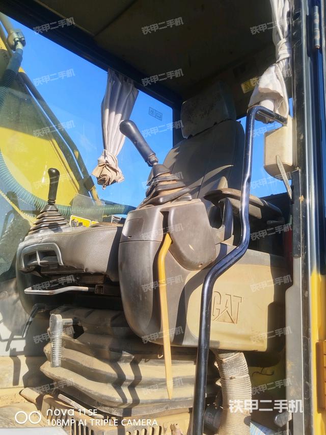 右侧玻璃角标（驾驶室部分）