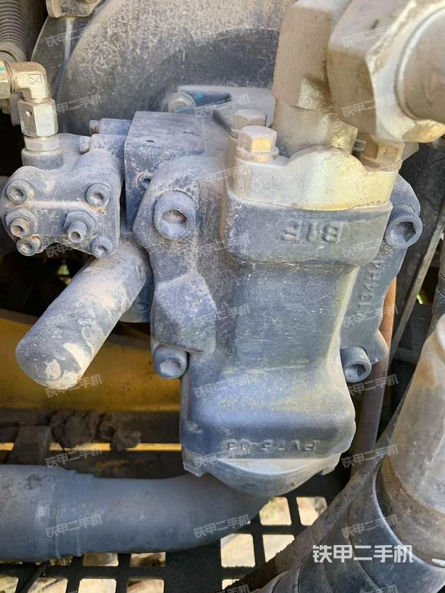 液壓泵艙室正面整體（整機(jī)外觀）