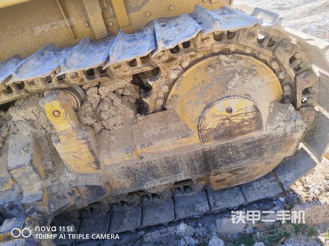 松土器全景（推土機(jī)底盤及工作裝置）