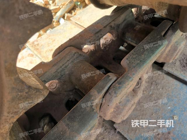 左驅(qū)動(dòng)輪（行走機(jī)構(gòu)）