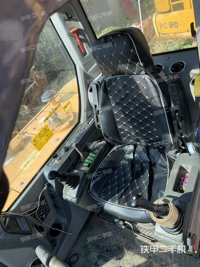 駕駛室整體（整機(jī)外觀）