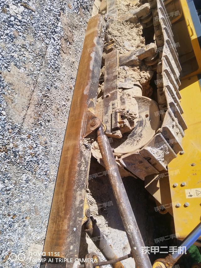 右引導(dǎo)輪（推土機(jī)底盤及工作裝置）