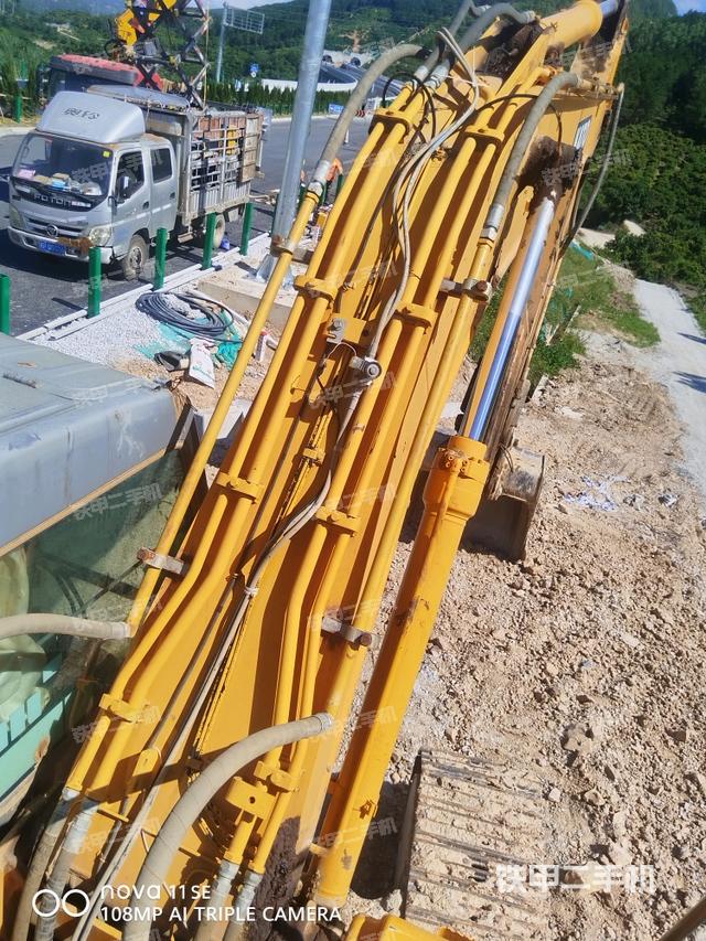 大臂整体 右侧（工作和回转装置）