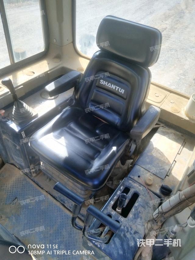 駕駛室內(nèi)部頂部（推土機(jī)駕駛室）