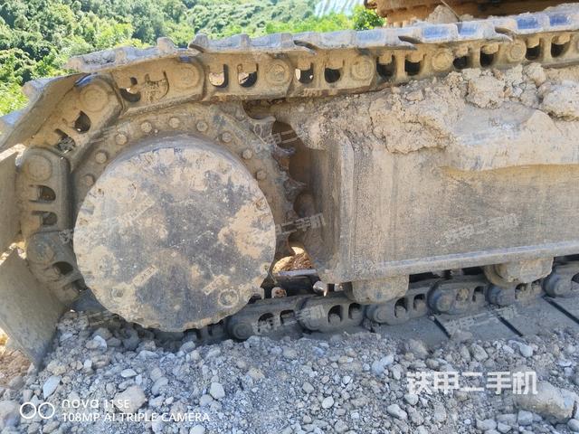 右驱动轮（行走机构）