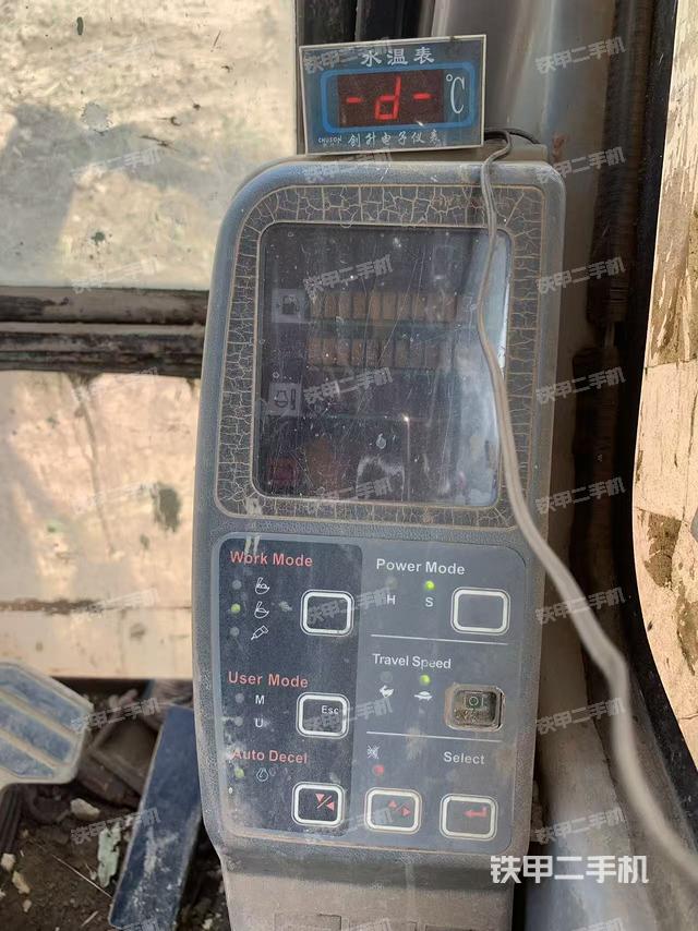 駕駛室整體（整機外觀）