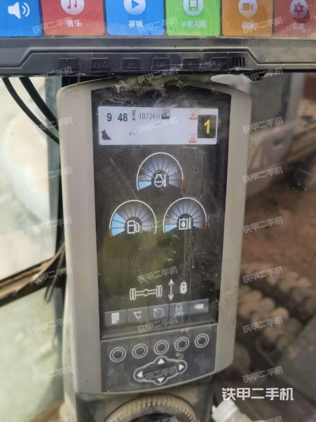 駕駛室頂部（整機外觀）