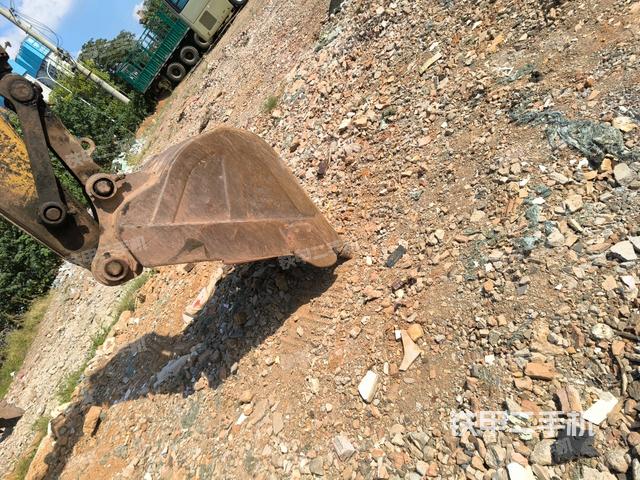 小臂整體右前（工作和回轉(zhuǎn)裝置）