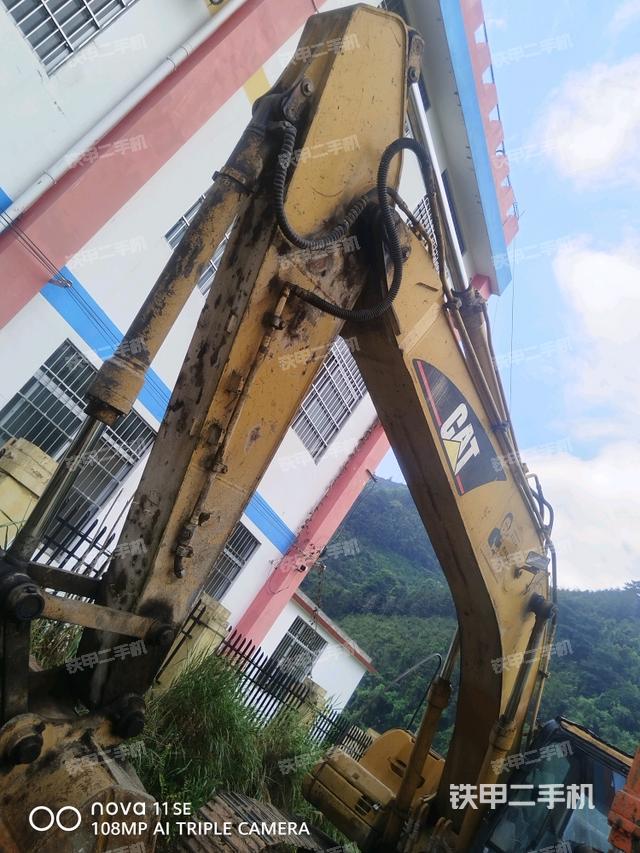 小臂整體左后（工作和回轉裝置）