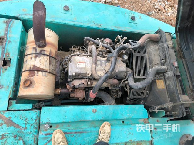 回轉(zhuǎn)馬達（上車部件）