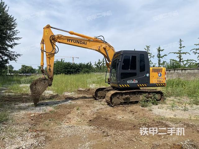 现代R110VS挖掘机