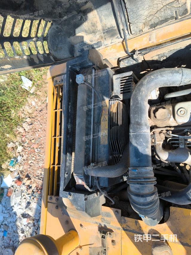 发动机室（上车部件）