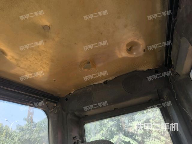 座椅右側(cè)控制臺(tái)/鑰匙門/油門/含右手柄（駕駛室部分）