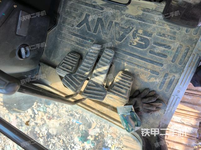 左后方玻璃角標(biāo)（駕駛室部分）