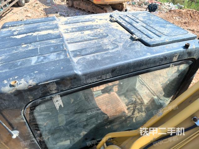 發(fā)動(dòng)機(jī)室（上車部件）