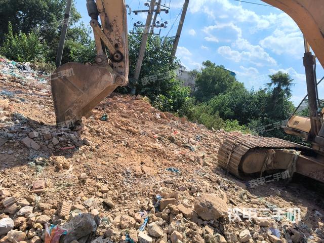 铲斗右后整体（工作和回转装置）