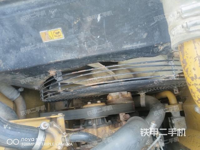 中央回轉接頭特寫（上車部件）