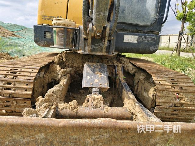 轉(zhuǎn)盤和下車架正前（工作和回轉(zhuǎn)裝置）