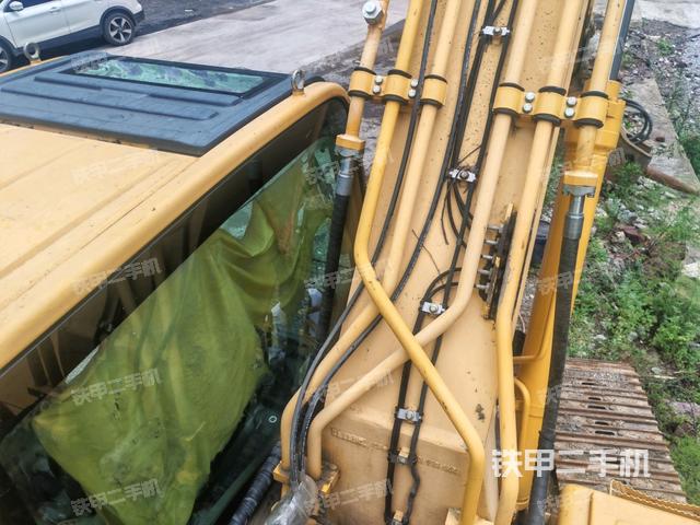 大臂背部俯視（工作和回轉(zhuǎn)裝置）