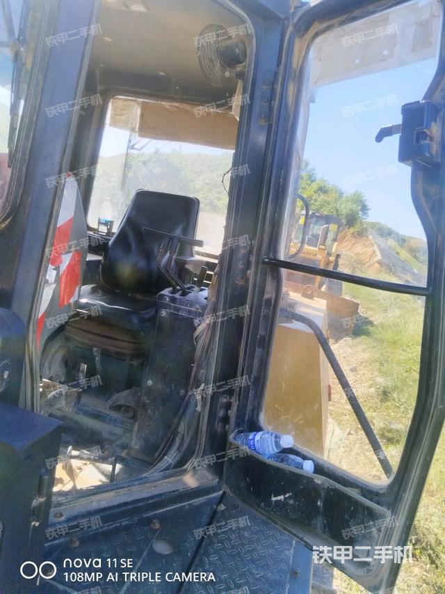 駕駛室外頂部全景（推土機(jī)駕駛室）