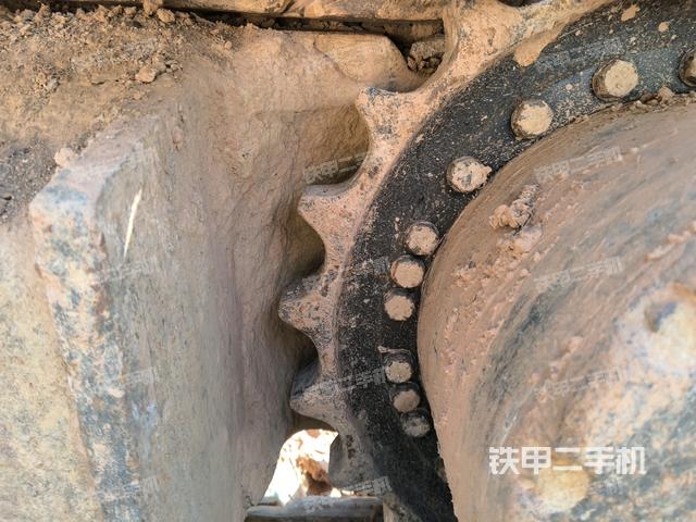 左驅(qū)動(dòng)輪（行走機(jī)構(gòu)）