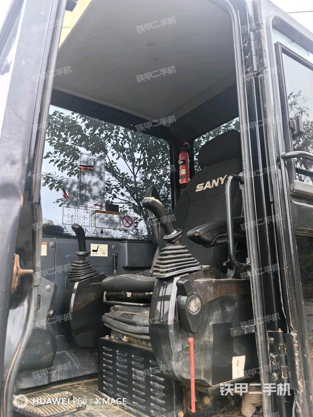 驾驶室整体（整机外观）