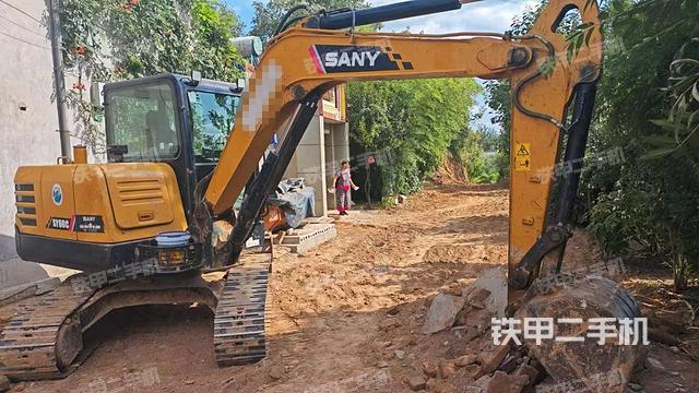 驾驶室顶部（整机外观）