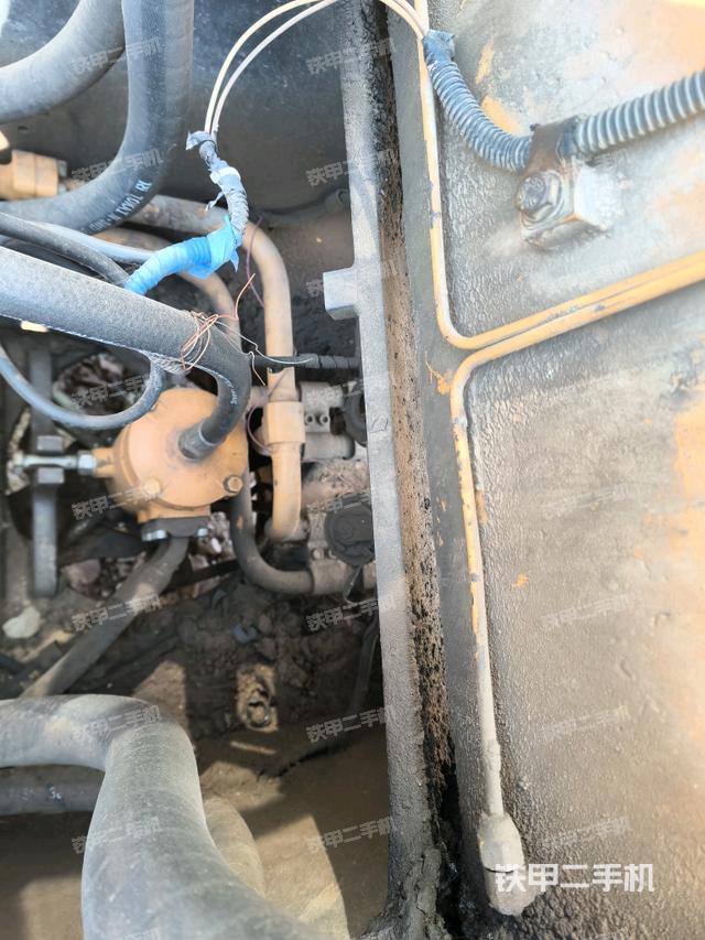 中央回转接头特写（上车部件）