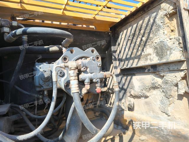 液压泵斜45 左（大件舱室）