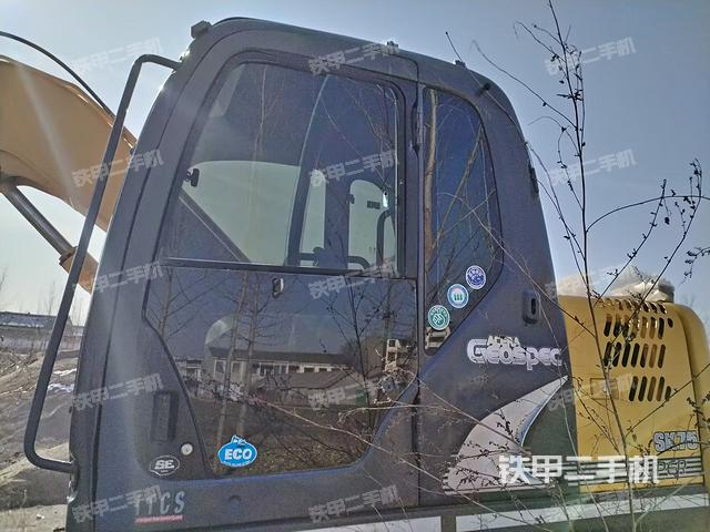 駕駛室整體（整機外觀）