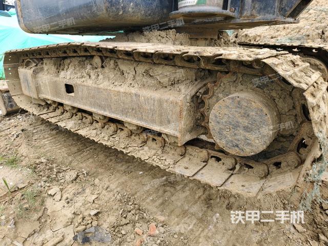 右側(cè)履帶整體?（行走機(jī)構(gòu)）